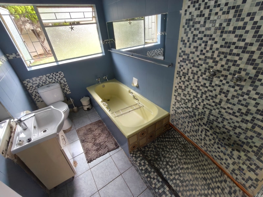 3 Bedroom Property for Sale in Safari Gardens North West